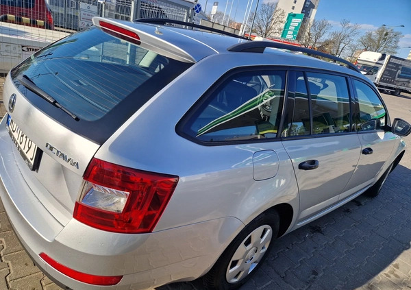 Skoda Octavia cena 42424 przebieg: 162000, rok produkcji 2017 z Warszawa małe 211